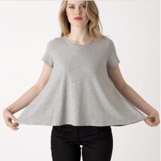 A t-shirt that does a pretty darn good job of hiding my bump