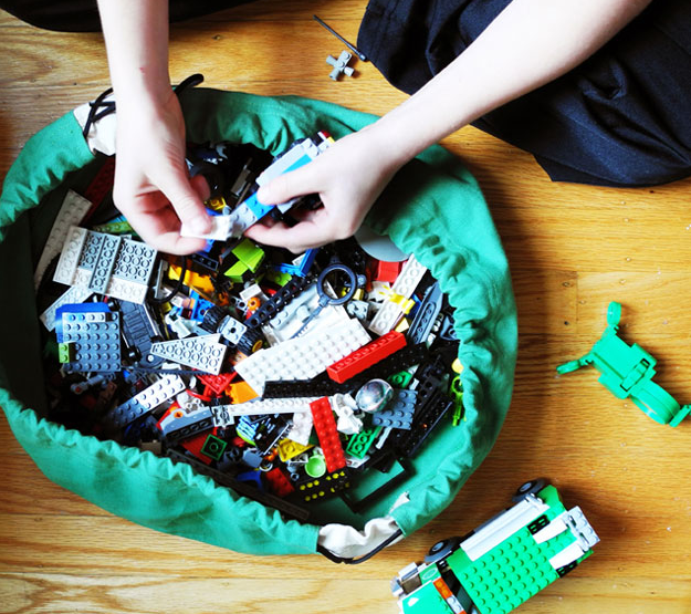 Swoop bags for LEGOS get more portable. Whoo!