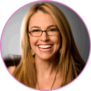 Maternity style tips from author and maternity stylista Amy Tara Koch